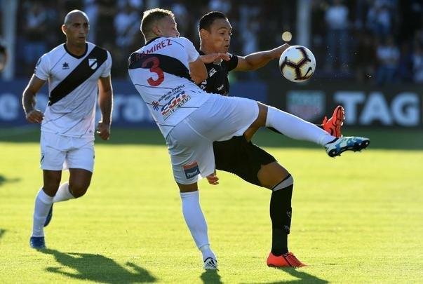 Fotos do segundo tempo do duelo entre Danubio e Atltico, em Montevidu, pela Libertadores
