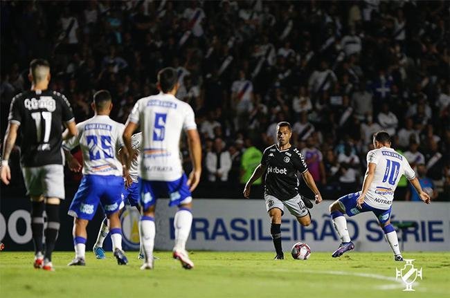 Vasco participa da Srie B pela quarta vez em 2021; Cruzmaltino foi campeo em 2009 e subiu em 2014 e 2016  