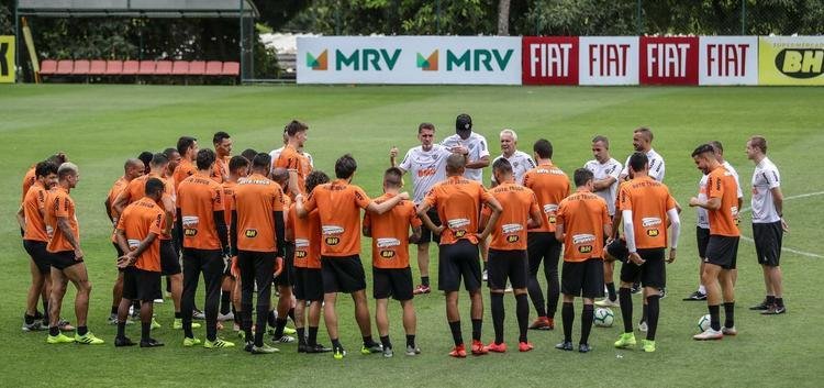 Com Sette Câmara em campo, Atlético se prepara para jogo contra o São Paulo