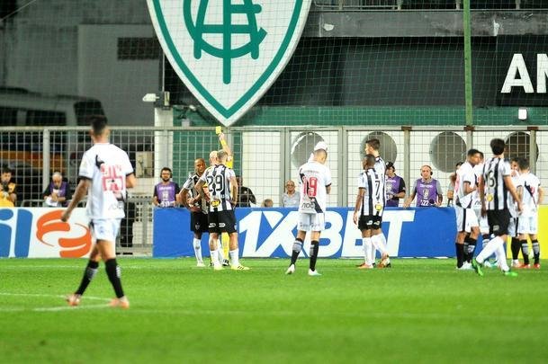 Equipes se enfrentam em jogo adiado da 21 rodada do Campeonato Brasileiro