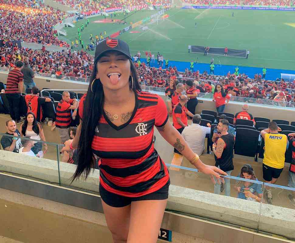 Pocah é torcedora fanática do Flamengo
