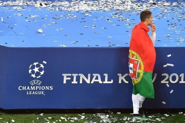 Festa do Real Madrid com a conquista da 13 Liga dos Campees, a terceira de forma seguida