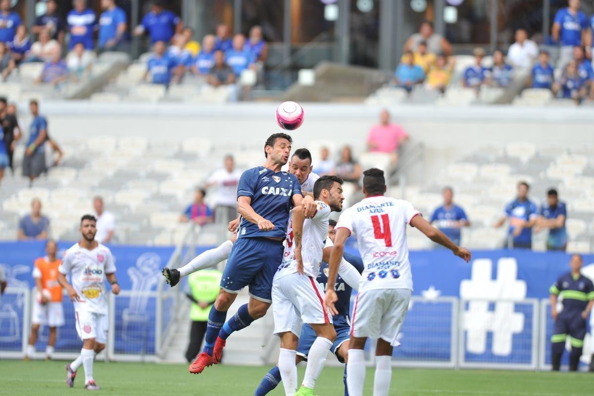 Fotos de Cruzeiro x Villa Nova, no Mineiro, pela stima rodada do Campeonato Mineiro