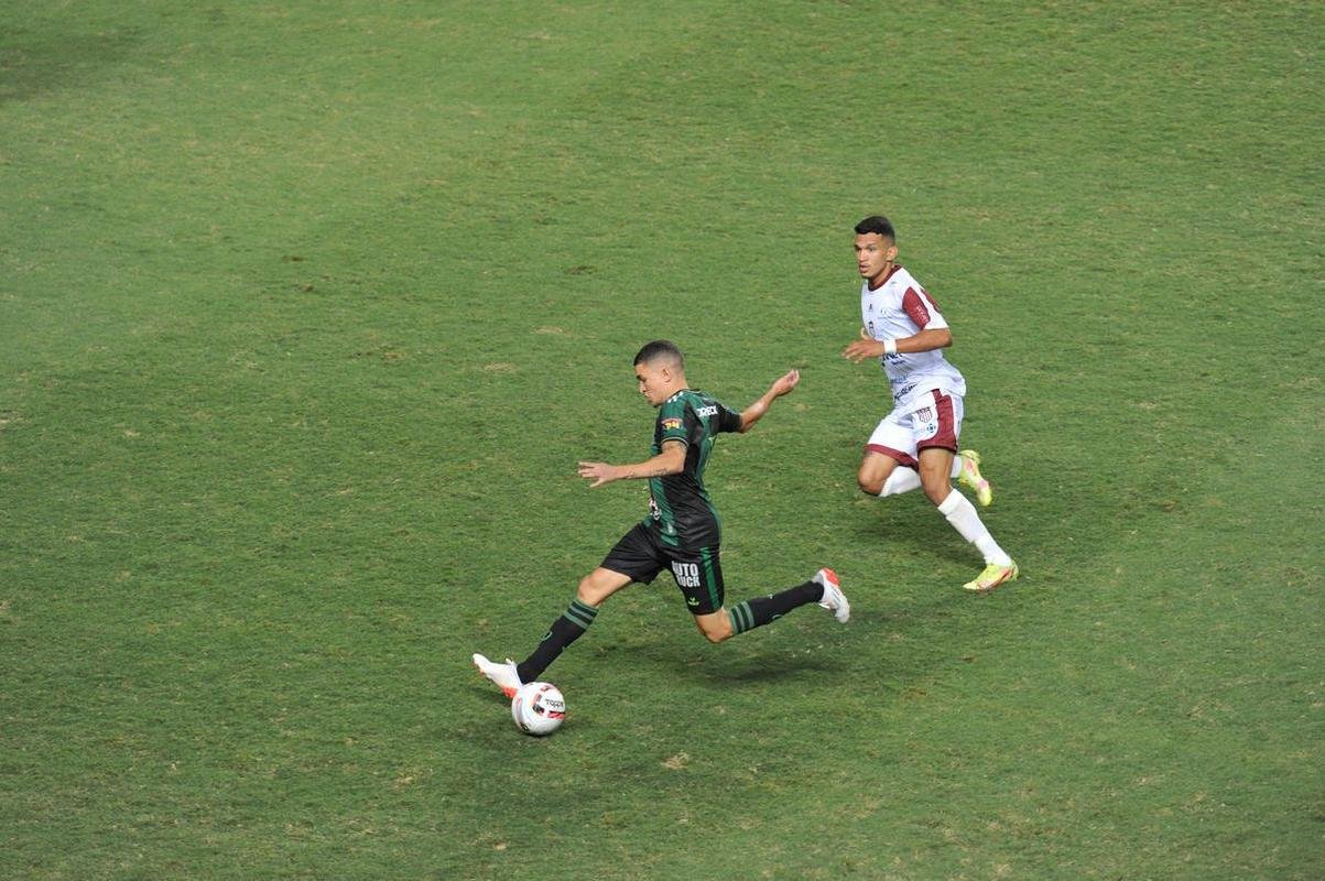 O Amrica recebeu o Patrocinense nesta quarta-feira (16), no Independncia, em Belo Horizonte, para confronto vlido pela 7 rodada do Campeonato Mineiro. A partida marcou a estreia do experiente goleiro Jailson com a camisa do Coelho.