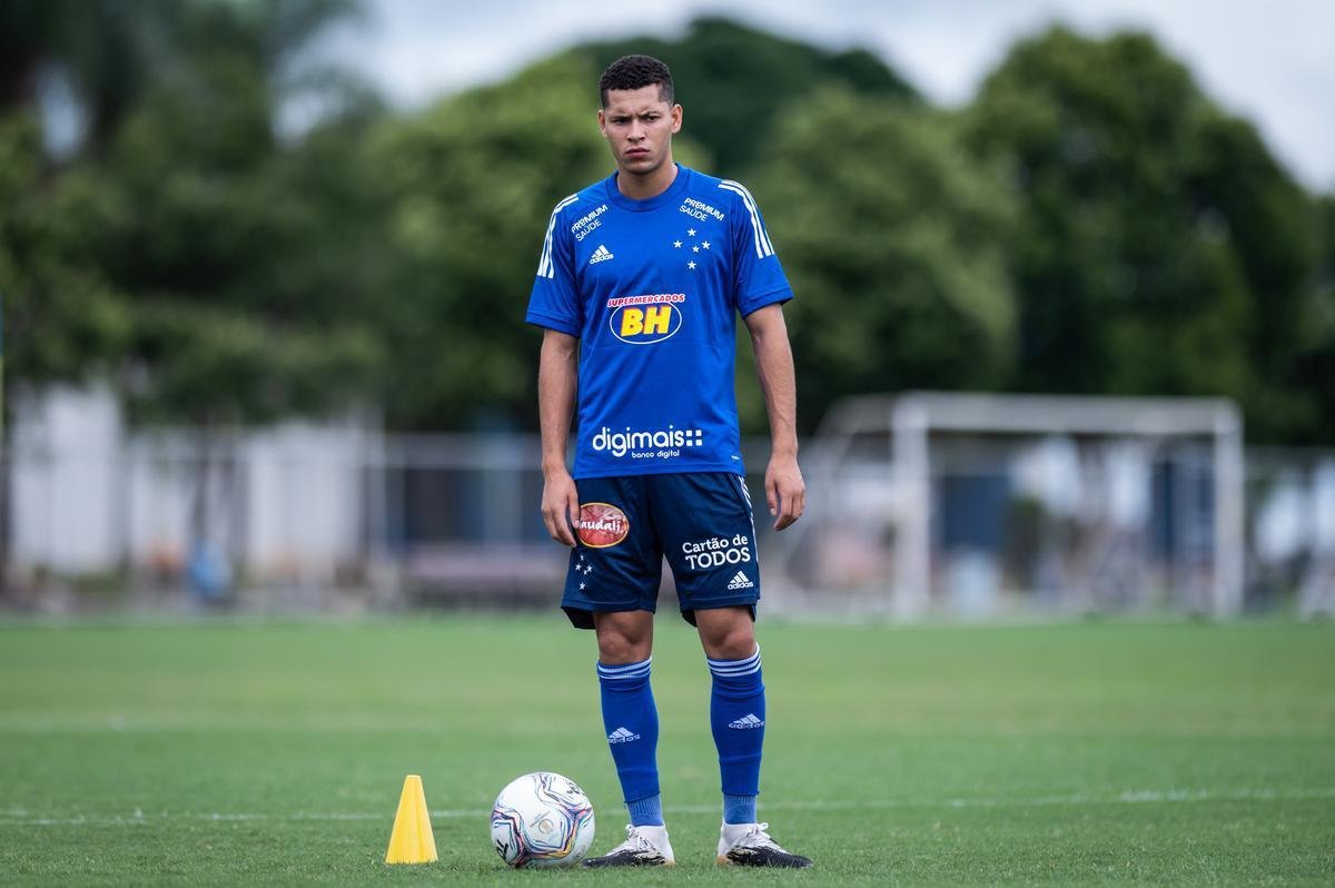 Imagens do primeiro dia de pr-temporada do Cruzeiro, na Toca da Raposa II