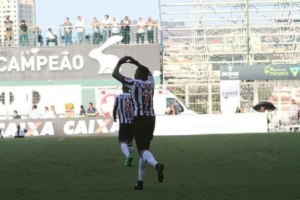 Robinho abriu o placar no clssico e colocou o Atltico em vantagem 