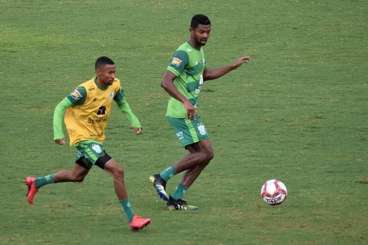 O grupo principal do América, que se reapresentou nessa segunda-feira (15), realizou o segundo dia de pré-temporada no CT Lanna Drumond. Sob supervisão do técnico Lisca, os atletas fizeram treinos físico, técnico e tático.