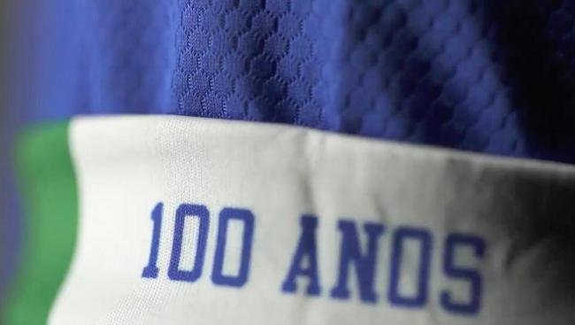 Detalhe da nova camisa do Cruzeiro 
