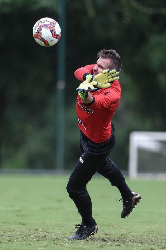 Fotos do treino do Atltico neste sbado, o ltimo de Victor no clube