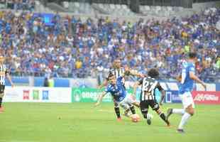 Fotos do primeiro tempo do clssico entre Cruzeiro e Atltico, pela final do Mineiro