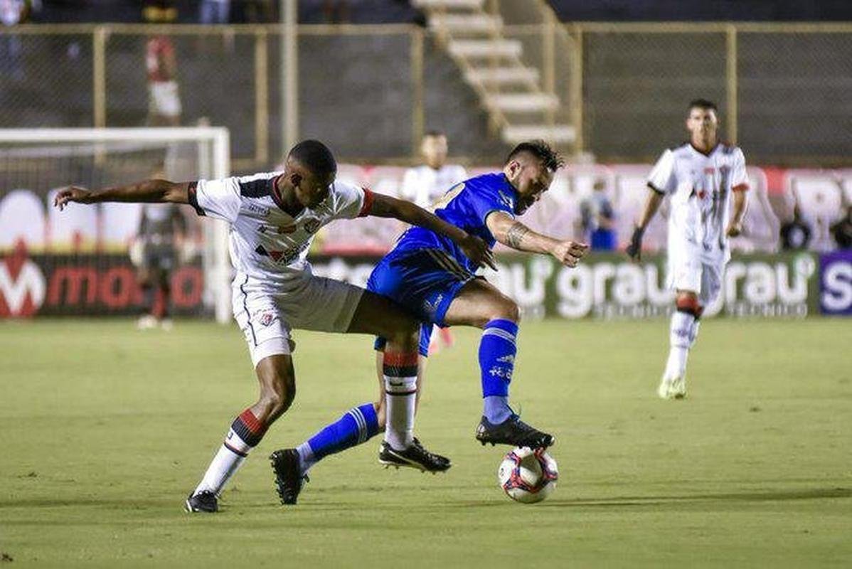 Cruzeiro foi goleado por 3 a 0 pelo Vitria no Barrado em jogo pela 36 rodada da Srie B do Campeonato Brasileiro de 2021
