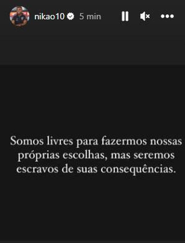 Niko, meia do So Paulo; manifestaes de esportistas bolsonaristas aps a vitria de Lula, presidente eleito do Brasil