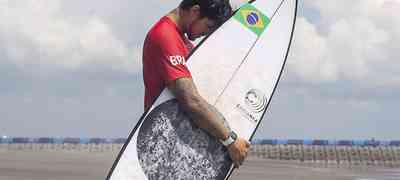 Medina desiste de etapas do Mundial de Surfe para cuidar da saúde mental