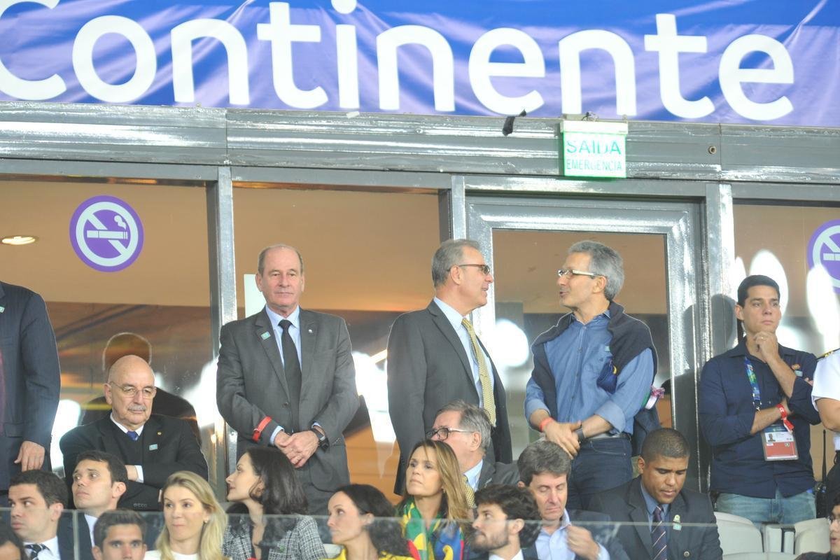 Governador de Minas, Romeu Zema, esteve no camarote do presidente Jair Bolsonaro no Mineiro durante jogo entre Brasil e Argentina pela semifinal da Copa Amrica