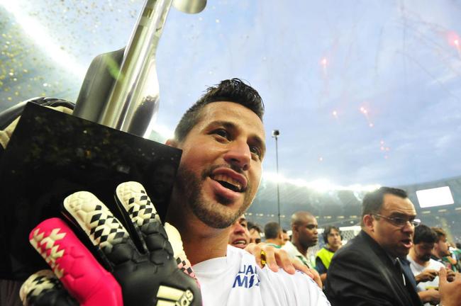 

12 ttulos - Fbio (goleiro). Perodo no clube: 2000; desde 2005. Conquistas: Campeonato Brasileiro (2013, 2014), Copa do Brasil (2000, 2017, 2018), 
Campeonato Mineiro (2006, 2008, 2009, 2011, 2014, 2018, 2019). 
