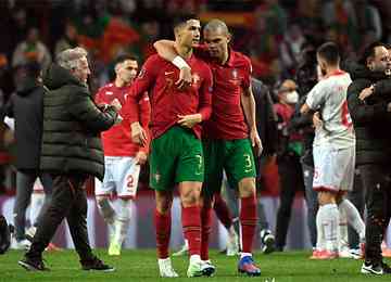 Com Cristiano Ronaldo e Lewandowski em campo, seleções derrotam Macedônia do Norte e Suécia, respectivamente