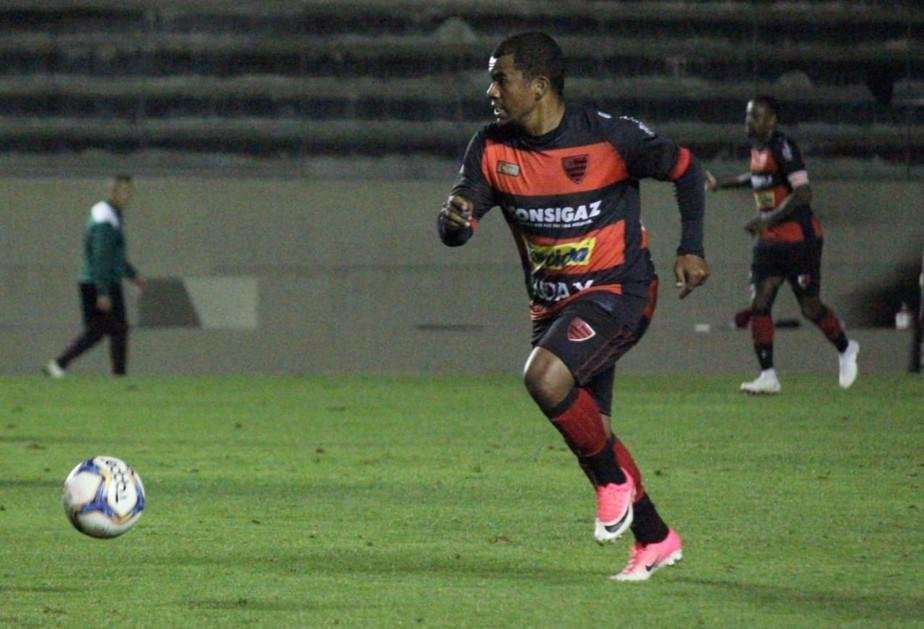 17 Oeste - autor de 58 gols pelo clube, o meia Mazinho, de 32 anos,  o atleta mais bem avaliado no elenco: 650 mil euros - R$ 3,95 milhes. O time inteiro  estipulado em 4,55 milhes de euros - R$ 27,66 milhes. De 34 jogadores, 16 no esto na anlise de mercado do Transfermarkt.
