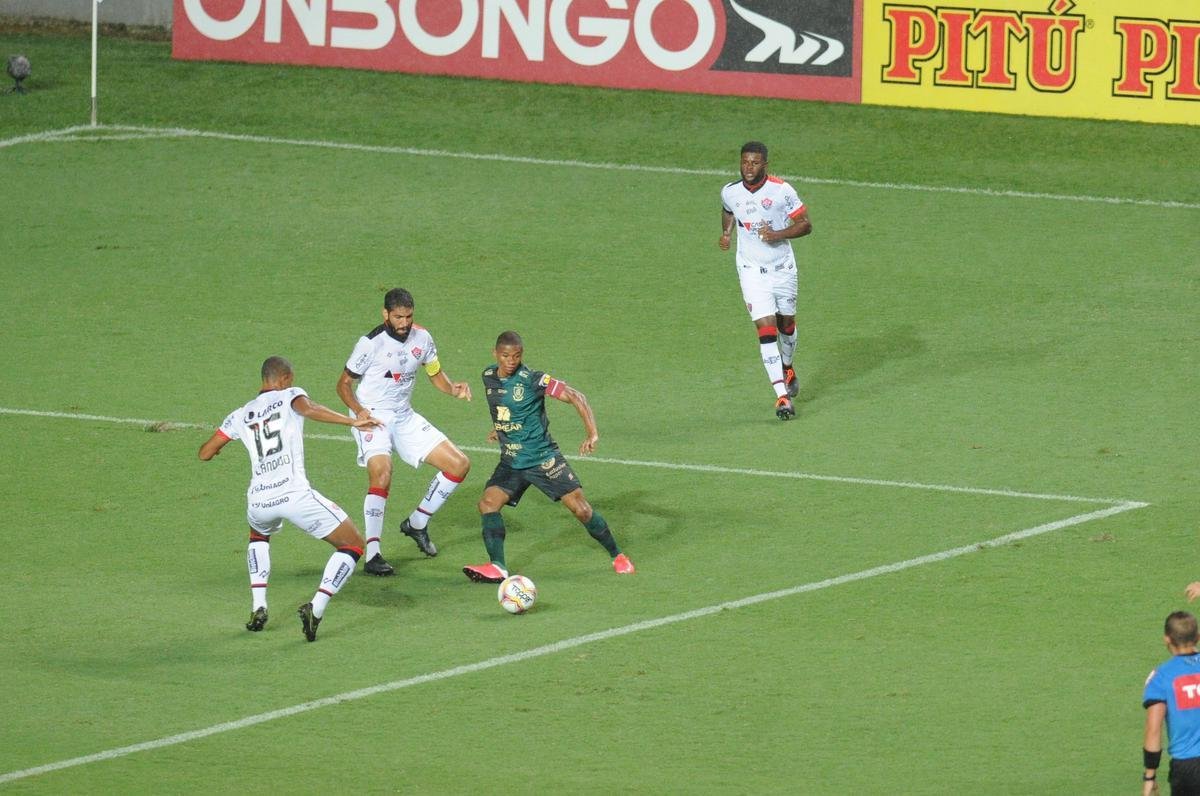 Fotos de Amrica x Vitria, no Independncia, pela 33 rodada