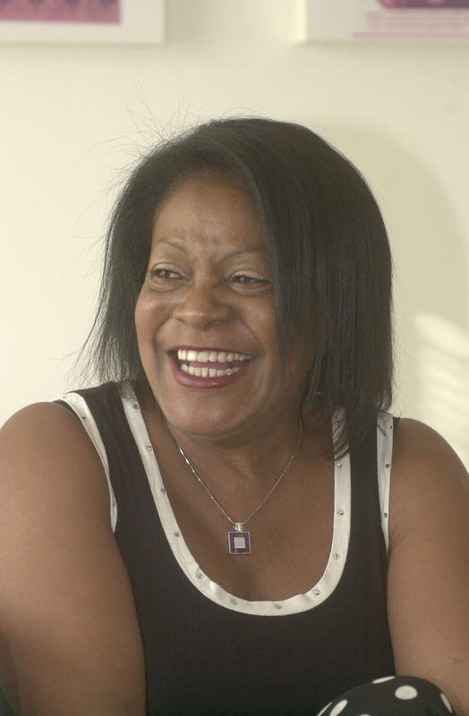 28/04/2006 - Dona Miguelina, me de Ronaldinho Gacho, concede entrevista em casa, na cidade de Porto Alegre - Foto de Ronaldo de Oliveira/CB