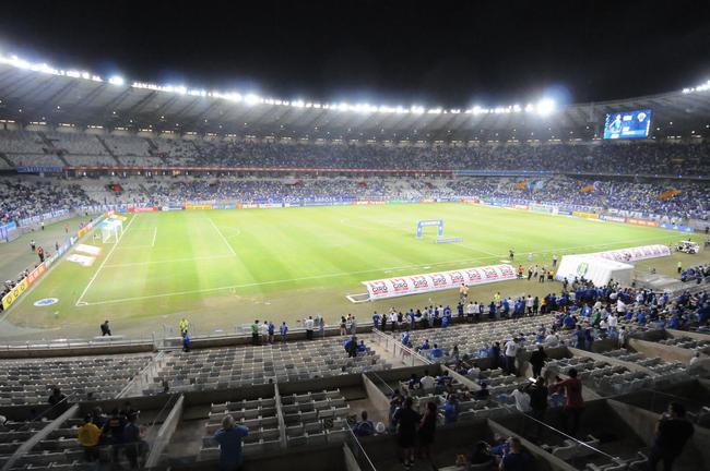 Torcida do Cruzeiro deu show mais uma vez e lotou o Mineiro na partida contra o CRB pela 11 rodada da Srie B