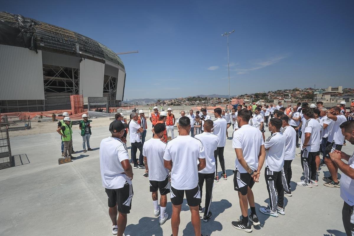 Na manh deste sbado (24/9), jogadores, comisso tcnica e diretoria do Atltico visitaram as obras da Arena MRV, futura casa do Galo.