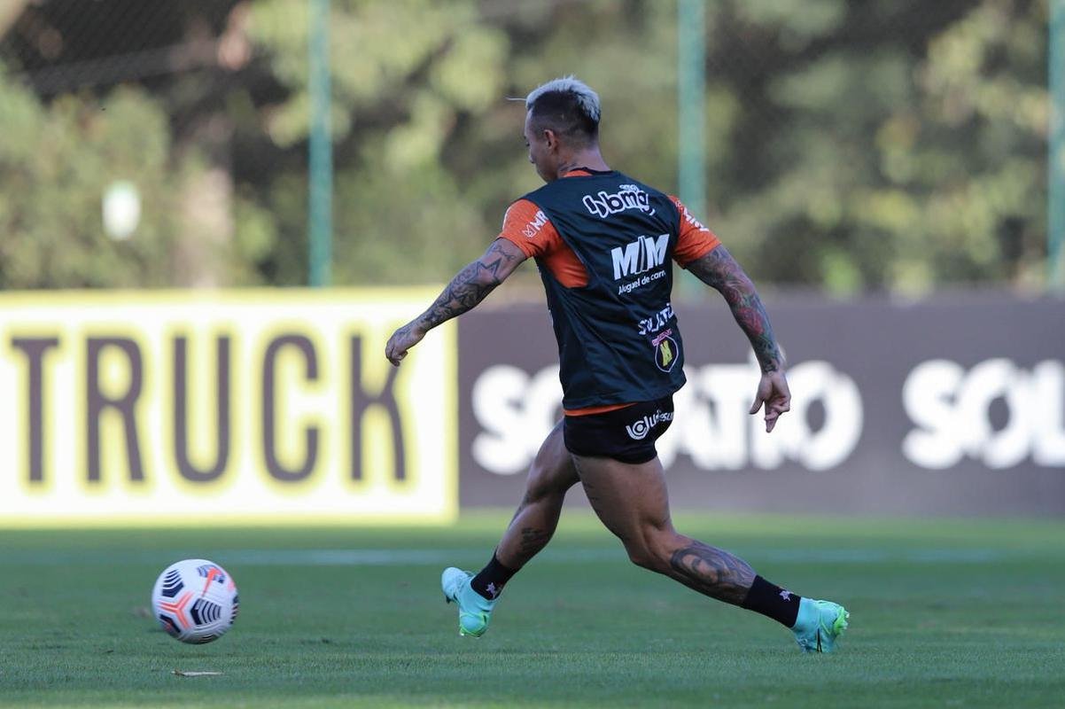 Fotos do treino do Atltico antes da viagem para a Argentina