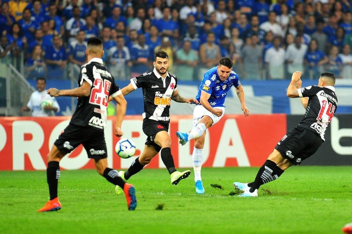 Cruzeiro e Vasco se enfrentaram no Mineiro, pela 17 rodada do Campeonato Brasileiro