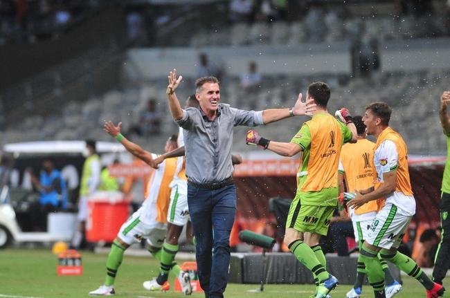 Fotos do golao de Felipe Azevedo, do Amrica, no clssico contra o Atltico, no Mineiro, pela Copa Libertadores