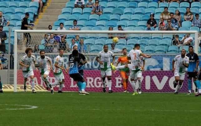 Amrica visitou o Grmio, no Rio Grande do Sul, e saiu derrotado por 3 a 0