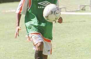 Ivonaldo (2004) - Revelao da base alvinegra, teve poucas chances em 2004 e no convenceu. Com apenas cinco partidas, deixou o clube em 2005 e foi jogar no Londrina. A carreira dele nunca decolou.
