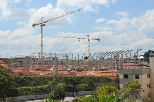 Arena MRV completa um ano de obras neste 20 de abril de 2021. Veja como est� o andamento da constru��o do est�dio do Atl�tico, que tem previs�o de ficar pronto em outubro de 2022. Ser�o 46 mil lugares, 2.333 vagas de estacionamento, 40 bares e 80 camarotes. O empreendimento fica no bairro Calif�rnia, em Belo Horizonte. (Fotos de Gladyston Rodrigues/EM/D. A Press)