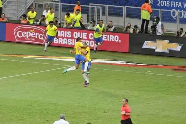 Paulinho marcou o terceiro do Brasil sobre a Argentina no Mineiro