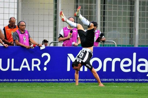 30/09/2018 - Atltico 5 x 2 Sport - Campeonato Brasileiro -  uma virada que se transformou em goleada, mas no to lembrada pelos torcedores. O jogo contra o Sport no Campeonato Brasileiro de 2018  marcante porque registrou o recorde de pblico do novo Independncia, estdio reinaugurado em 2012. No total, 22.654 torcedores acompanharam os visitantes abrirem o placar com um gol contra de Leonardo Silva no comeo do primeiro tempo. Elias, Fbio Santos, Emerson e Cazares marcaram ainda na etapa inicial e deram tranquilidade ao Atltico no placar. No segundo tempo, Michel Bastos (Sport) e Ricardo Oliveira (Atltico) deram nmeros finais  partida.