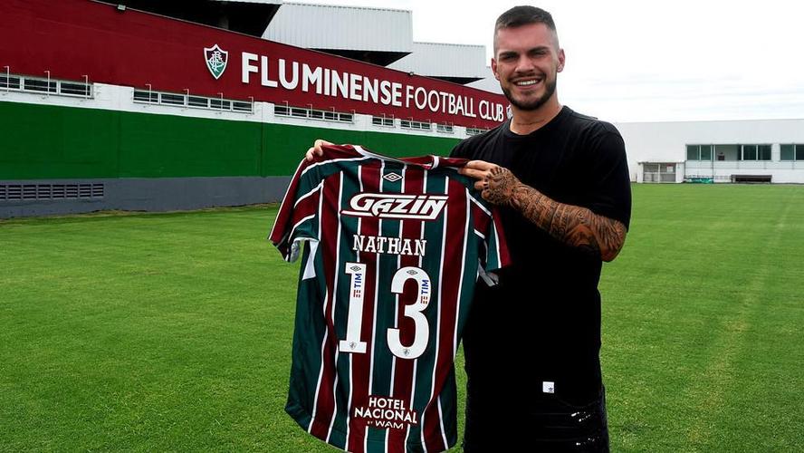Nathan: meia assinou empréstimo com o Fluminense até o fim deste ano, com opção de compra fixada em 5 milhões de euros