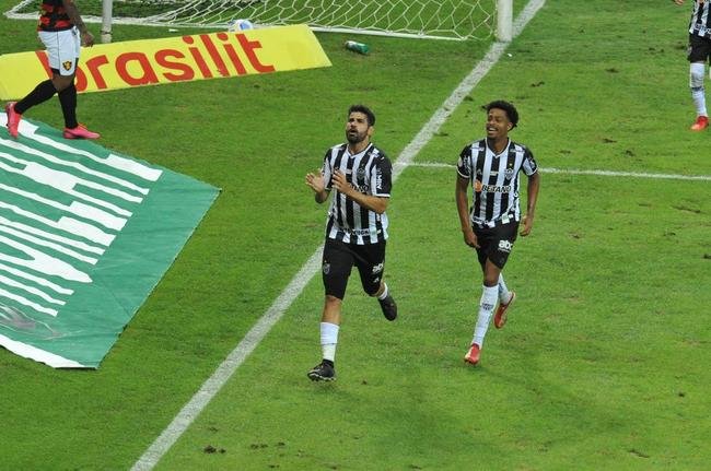 Fotos do gol de Diego Costa, de cabe�a, sobre o Sport. Foi primeiro gol do Atl�tico na vit�ria por 3 a 0 pela 21� rodada do Brasileiro
