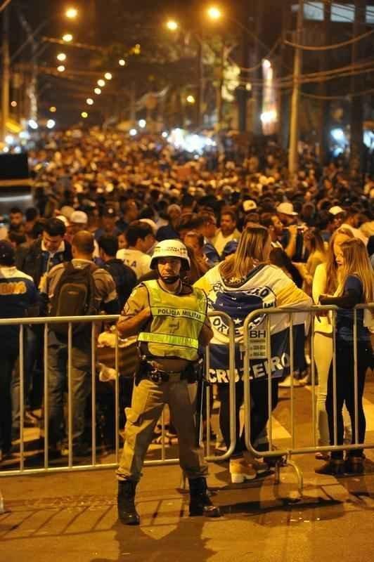Torcedores do Cruzeiro na partida contra o Palmeiras no Mineiro