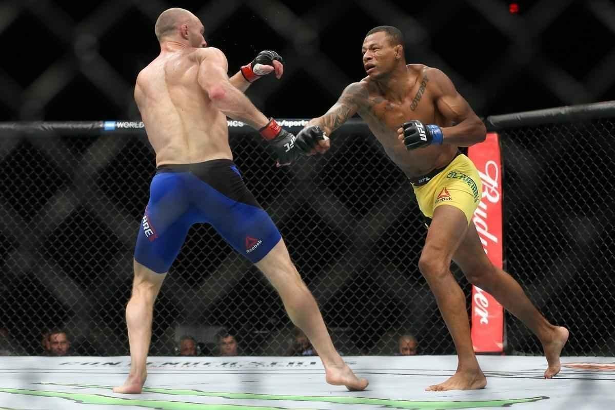 Alex Cowboy venceu Ryan LaFlare por nocaute, no segundo round