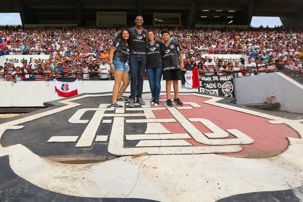 Santa Cruz e Bahia se enfrentaram no Arruda e empataram sem gols na estreia da Copa do Nordeste, em jogo que foi recheado de homenagens a Tiago Cardoso
