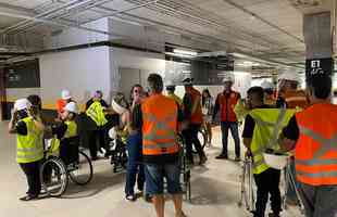 Fotos da visitao feita por pessoas com deficincia (PcD) na Arena MRV