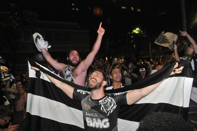 Festa da torcida pelo bicampeonato brasileiro do Atltico na sede do clube, no bairro de Lourdes, em BH