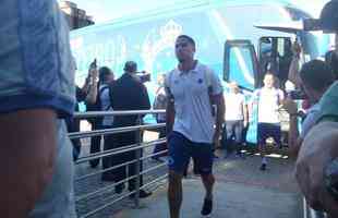 Chegada da delegao do Cruzeiro ao Independncia para final do Mineiro contra o Atltico. Na foto, o zagueiro Murilo