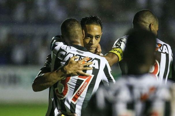 Imagens da vitória do Atlético sobre a URT