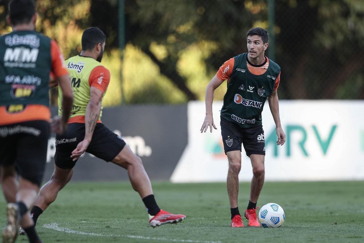 Fotos do primeiro treino de Diego Costa pelo Atltico