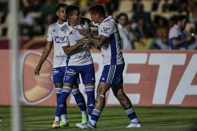 Série B: Após 30ª rodada, Vitória tem 96% de chances de acesso; veja  números de todos os times, brasileirão série b