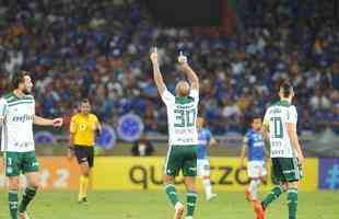 Palmeiras empatou o jogo logo aos 4 minutos do segundo tempo, com gol de cabea de Felipe Melo: 1 a 1
