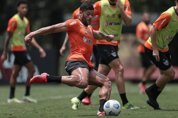 Elenco atleticano encerrou a preparação para enfrentar o Atlético-GO fora de casa