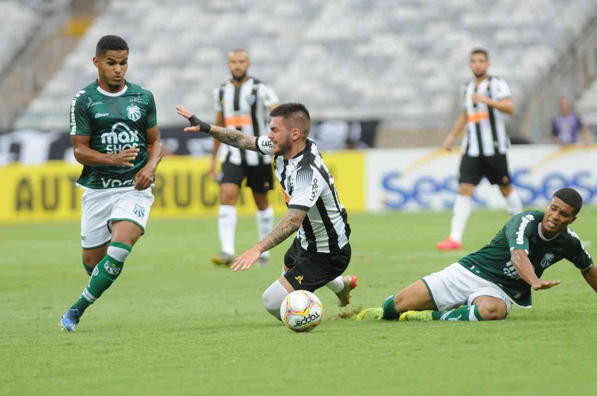 No dia da apresentao de Diego Tardelli, Atltico perde para Caldense no Mineiro