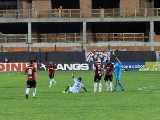 Imagens do jogo entre Brasil de Pelotas e América, no Bento de Freitas, pela 30ª rodada da Série B do Brasileiro