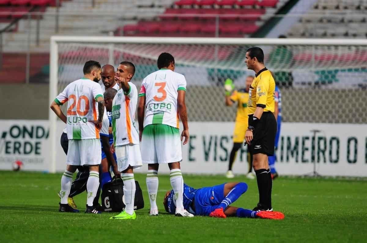 Imagens do jogo entre Amrica e URT, pelo Campeonato Mineiro, no Independncia