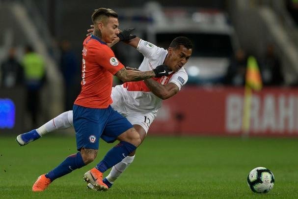 Chile e Peru se enfrentaram na Arena Grmio, pela semifinal da Copa Amrica